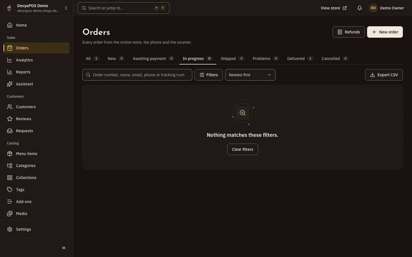 The order list on the In progress tab: accepted orders with their payment and fulfilment status.